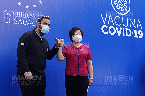 Habilitan vacunación anti-COVID-19 para niños de 6 a 11 años en El Salvador