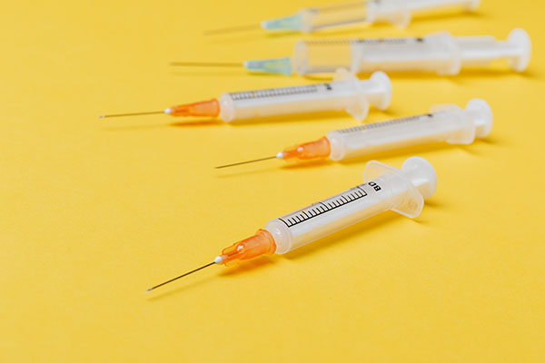 Se manifiestan médicos en París contra vacunación obligatoria