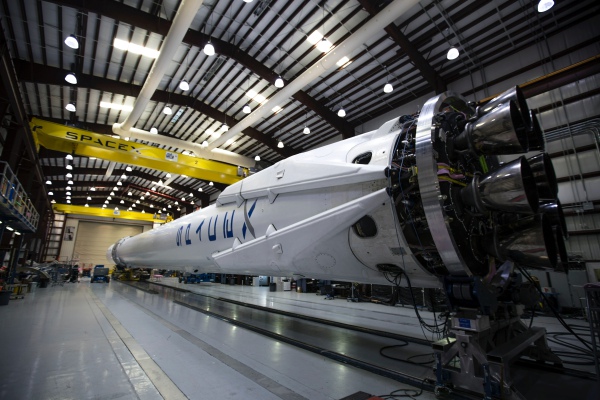 Los detalles de la primera misión espacial de SpaceX con civiles