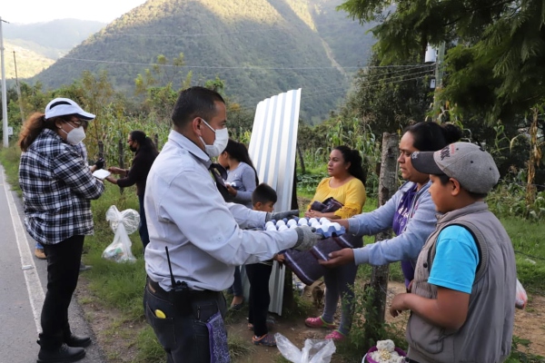 Continúa SEDIF con entrega de víveres a damnificados por huracán “Grace”