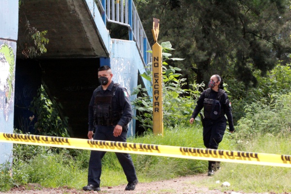 Posible accidente cobra la vida de una mujer en puente peatonal
