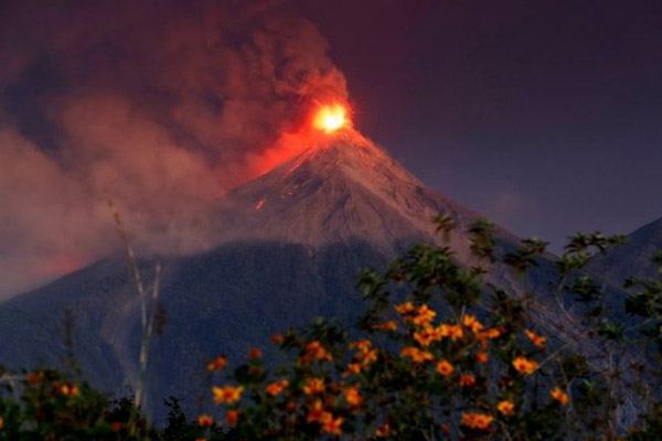 Pese a disminución de actividad, Guatemala continúa monitoreando el Volcán de Fuego