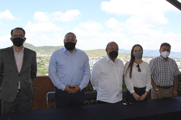 Memo Velázquez presenta Anteproyecto de Rehabilitación de la Plazuela del Cerro de San Miguel