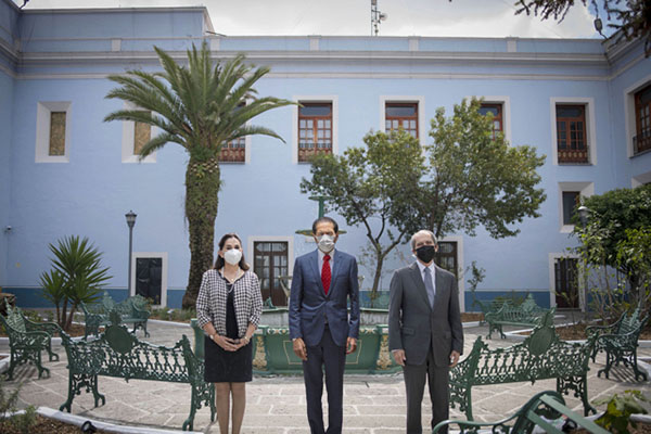 Recupera Alfonso Esparza el Jardín Histórico del Colegio Carolino