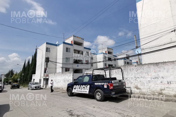 Bajo los influjos del alcohol, sujeto huye por la puerta falsa