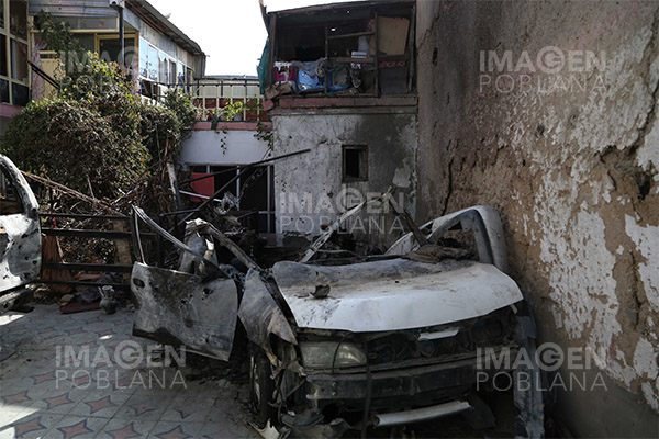 Explosión a la entrada de una mezquita deja 12 muertos en Kabul