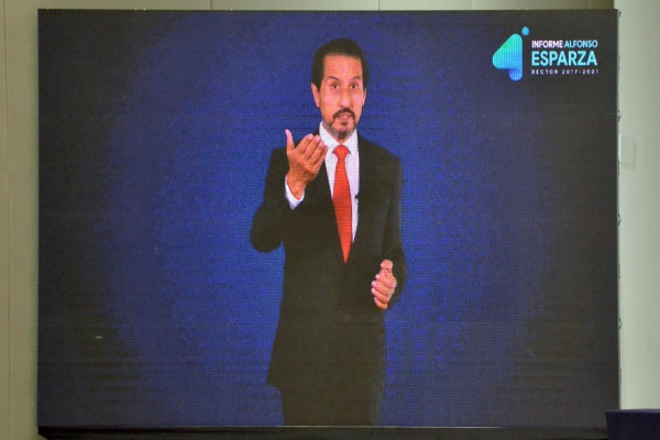 Alfonso Esparza rinde su último informe de labores y entrega estafeta