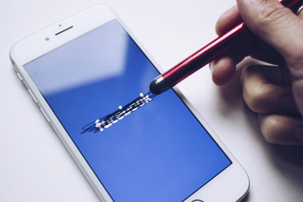 La otra versión: expertos aseguran que caída de Facebook fue sabotaje interno