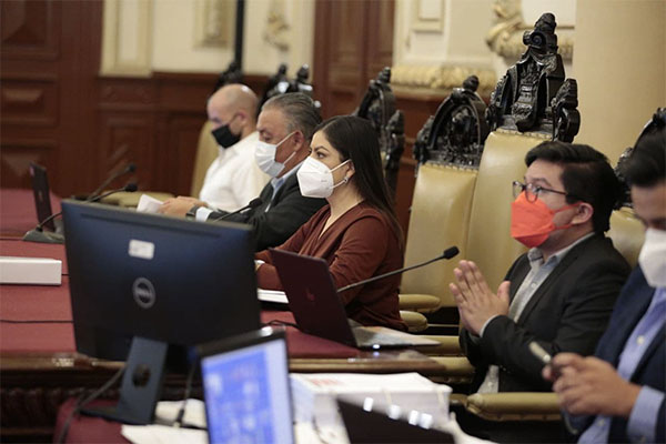 A unos días de irse, cuerpo edilicio aprueba derechos de acceso al agua