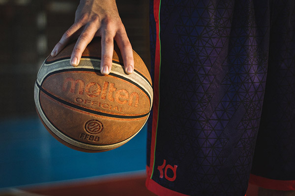 Jugadores de NBA no vacunados irán a la cárcel si violan cuarentena en Toronto