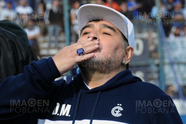 20 años después, involucran a Maradona en supuesto caso de trata de personas