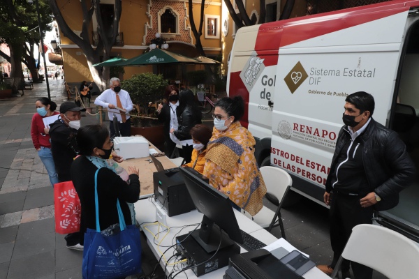 Con registros de nacimiento gratuitos, SEDIF y Registro Civil benefician a familias poblanas