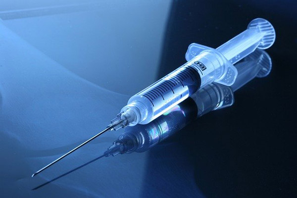 OMS aprueba primera vacuna contra la malaria