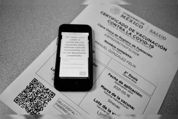 Certificado de vacunación COVID-19, minimizado por los mexicanos