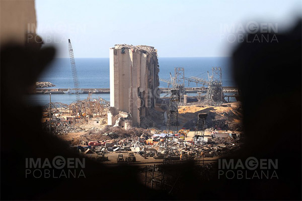 Juez ordena arrestar a exministro libanés por explosión en puerto de Beirut