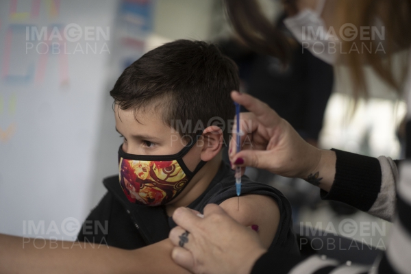 Niños de tres a 11 años reciben vacunas contra COVID-19 en Argentina