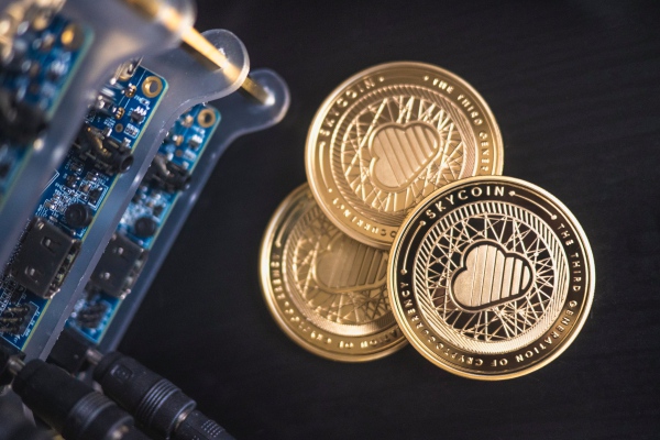 Estados Unidos supera a China en minado de criptomonedas