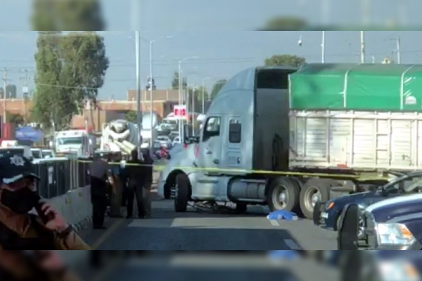 Tractocamión atropella y mata a mujer en la carretera federal a Atlixco