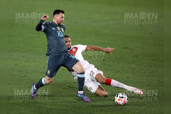 Messi explota contra el arbitraje de Wilton Sampaio en el Argentina vs Perú