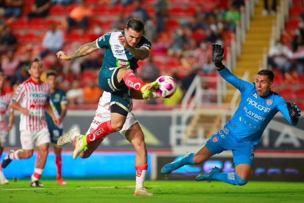 Puebla le gana a Necaxa y se mete a zona de repechaje