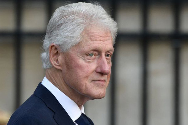 Dan de alta a Bill Clinton tras hospitalización por infección en la sangre