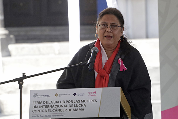 Trato humano a mujeres con cáncer de mama, pide Rosario Orozco