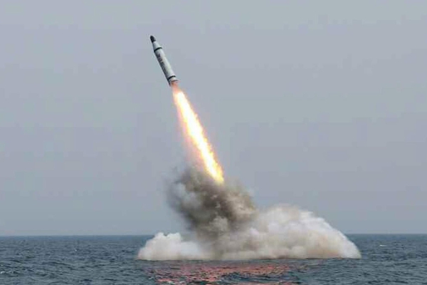 Corea del Norte confirma haber hecho ensayos de un misil balístico