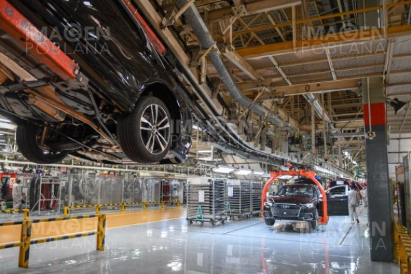 Carencia de semiconductores afectará industria automotriz mundial hasta 2023