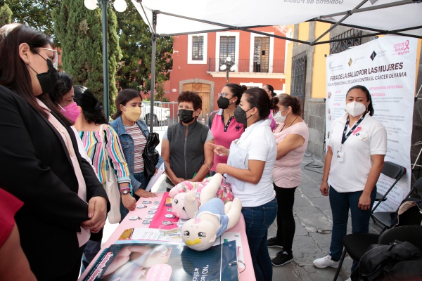 Agradecen poblanas a Gobierno del Estado por acercar servicios médicos
