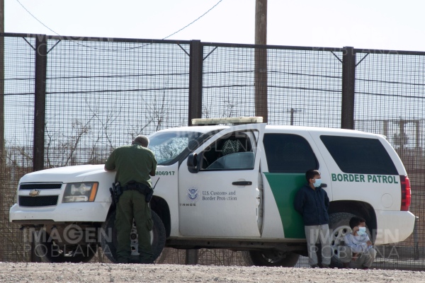 EU registra récord de detención de migrantes en frontera con México