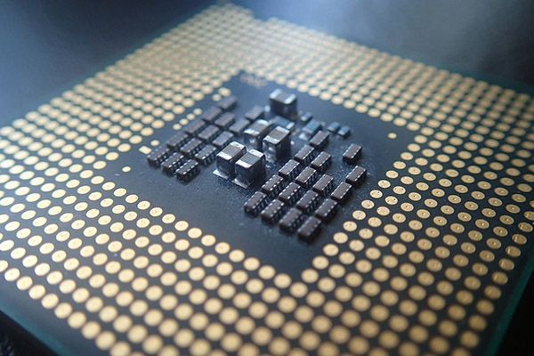 Continúa China dependiendo de tecnología extranjera pese a desarrollar sus propios chips