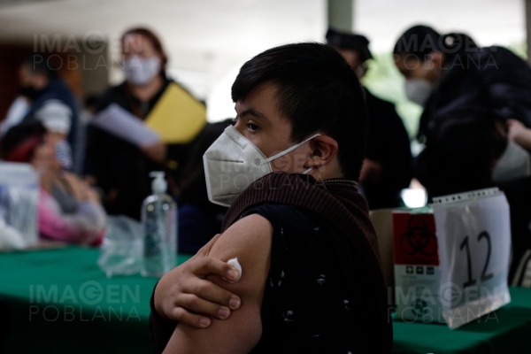 México ha vacunado contra COVID-19 al 79% de los mayores de 18 años