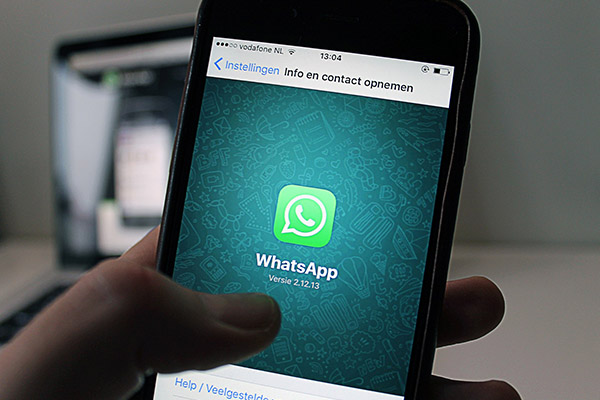 WhatsApp Delta, llamativa por sus funciones; peligrosa para su baja seguridad