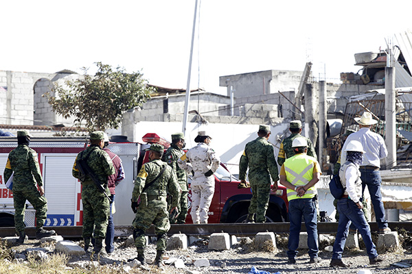Exhorta Barbosa a poblanos a denunciar tomas clandestinas