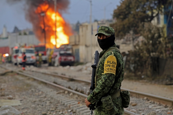 ¿Por qué hay quienes protegen a huachicoleros y ladrones?