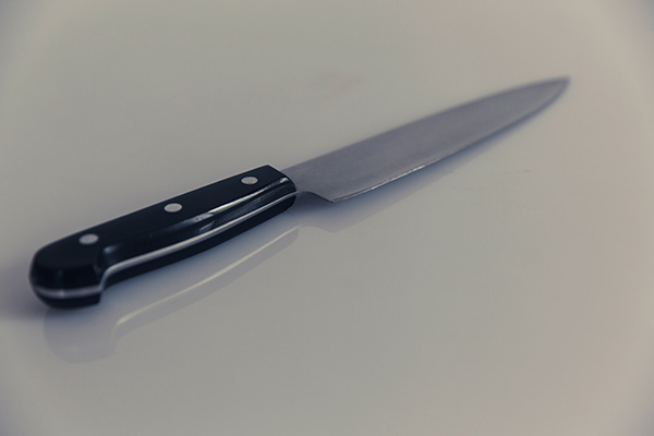 Sujeto con cuchillo amenaza a transeúntes en Madrid y es abatido por la policía