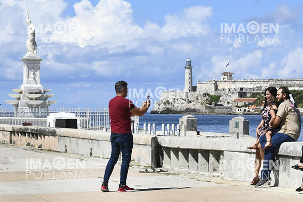 Cancela Cuba cuarentenas para viajeros internacionales
