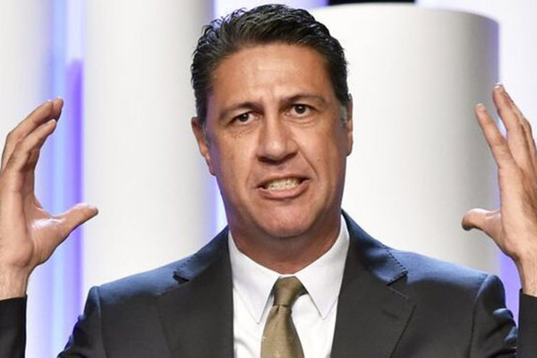 Destituyen al alcalde de ciudad española que salió en los Pandora Papers