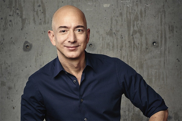 Jeff Bezos responde con humor al coqueteo de su novia con Leonardo DiCaprio