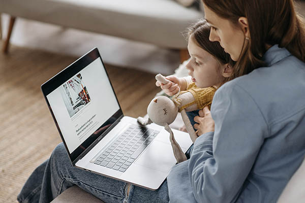 Líderes mundiales exigen más protección para menores en Internet
