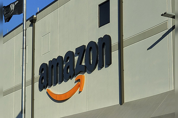 Multan a Amazon con 500,000 dólares por ocultar contagios de COVID-19