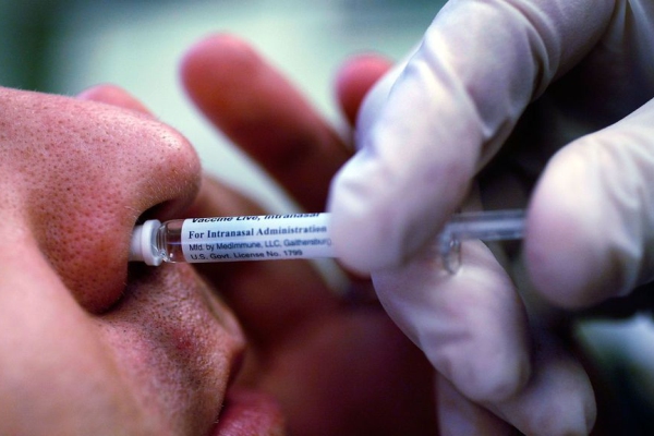 Vacuna nasal rusa contra el COVID-19 no registra efectos adversos