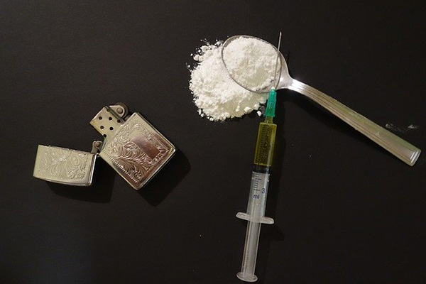 Sobredosis de drogas causan 100,000 muertos en un año en EU