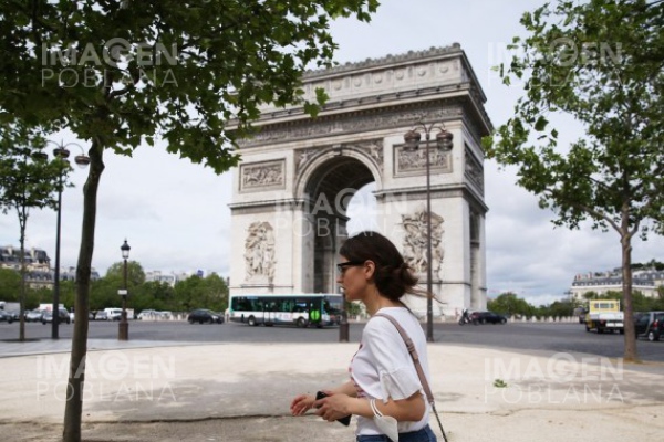 Francia reporta más de 20,000 nuevos contagios de COVID-19