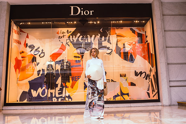 Nueva publicidad de Dior causa fuertes críticas: “desfigura a las mujeres asiáticas”