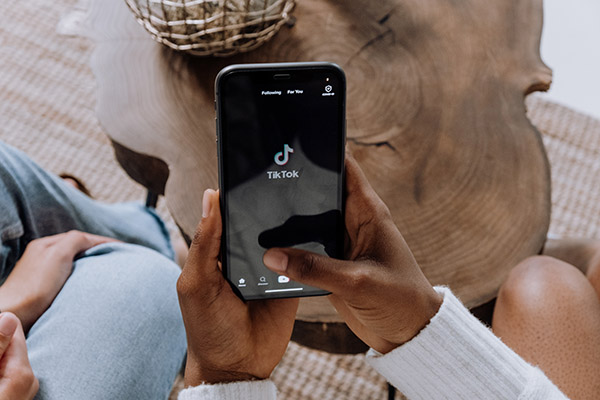 TikTok actualiza su seguridad para reducir los desafíos peligrosos en su plataforma