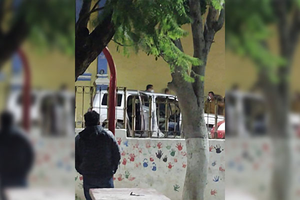Policías atacan a balazos a ministeriales al confundirlos con delincuentes
