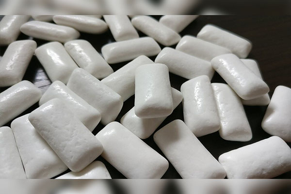 Desarrollan un chicle anticovid que reduce la carga viral en saliva hasta 95%