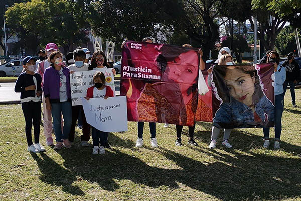 Exigen que Efrén N. enfrente cargos por feminicidio de Susana Cerón