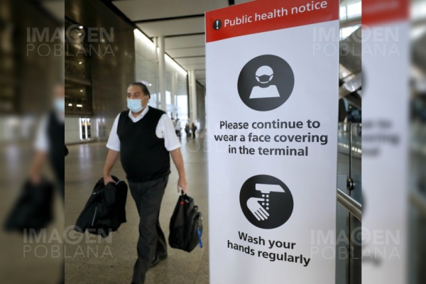 Identifican más de 30 casos de variante Omicron en Reino Unido